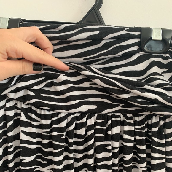 [S]👗NWOT - Zebra maxi dress - Picture 3 of 4